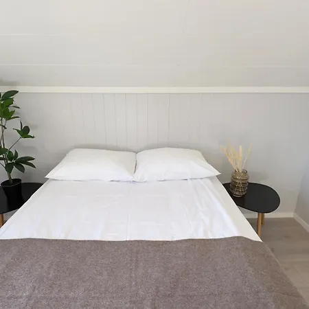 House With Perfect Location In בית נופש